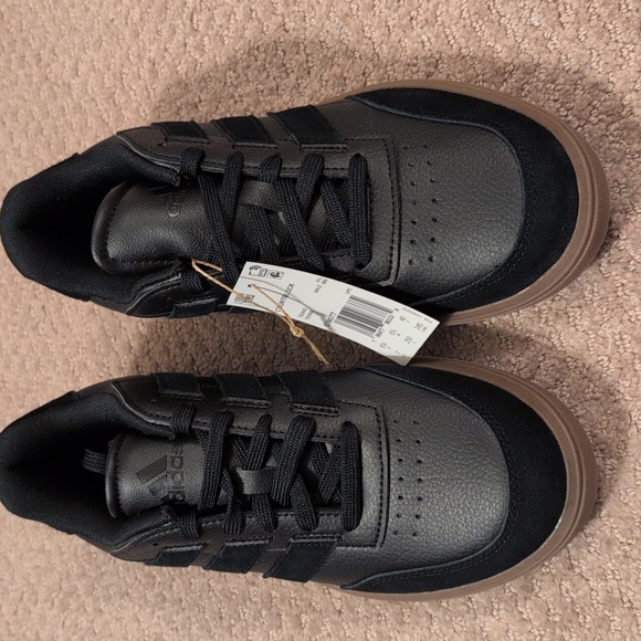 Adidas Courtblock Black Tennis Sneakers NWT in Mens 7 - Picture 9 of 11